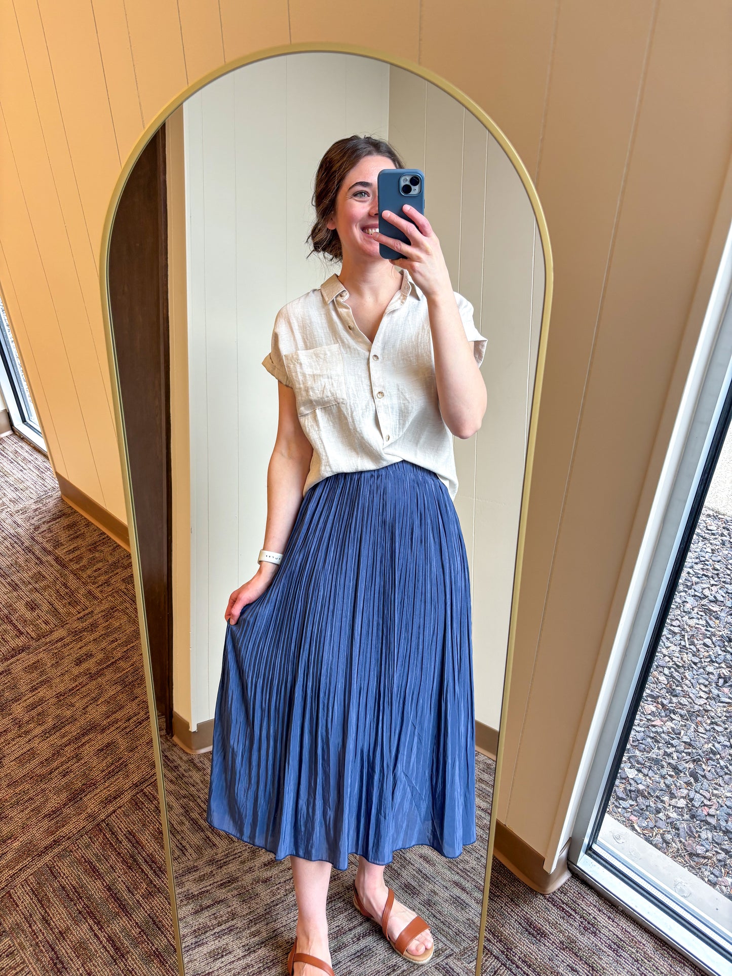 Collared Cuff Sleeve Pintuck Top